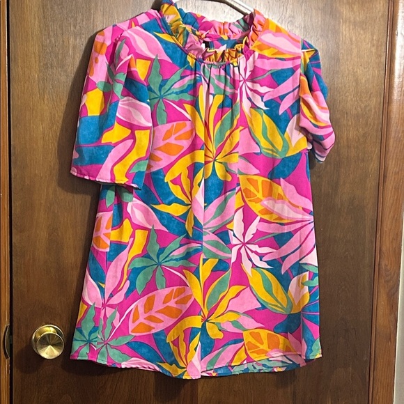 Haptics Vibrant Floral Women's Top - Picture 1 of 4